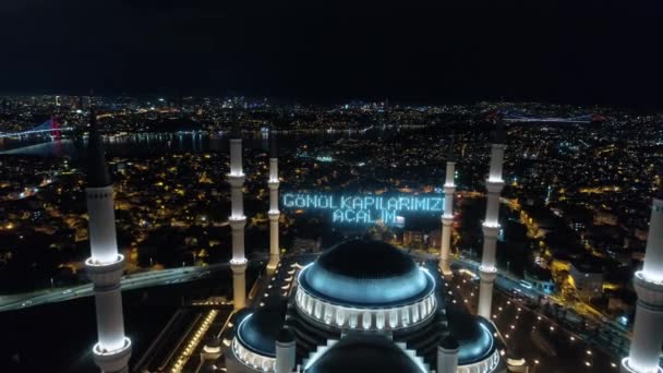 Luftaufnahme der Camlica-Moschee in Istanbul. 4K-Filmmaterial in der Türkei — Stockvideo