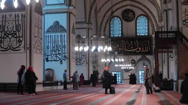 Bursa, Türkei - 06.03.2020: Große Moschee von Bursa in der Türkei — Stockvideo