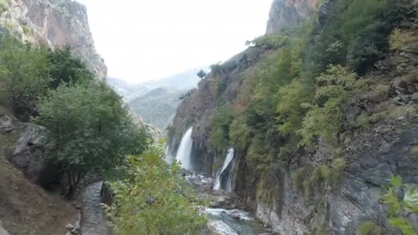 Flygfoto över Kapuzbasi vattenfall i Turkiet — Stockvideo