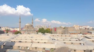 Türkiye 'deki Kayseri pazarının havadan görüntüsü. Türkiye 'de 4K Görüntüsü