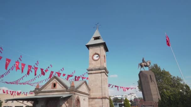 Torre do Relógio Kayseri no Centro da Cidade de Kayseri. Filmagem 4K na Turquia — Vídeo de Stock