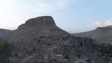 Kayseri 'deki Soganli Vadisi' nin havadan görüntüsü. Türkiye 'de 4K Görüntüsü