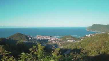 Türkiye 'deki Amasra kentinin hava manzarası. Türkiye 'de 4K Görüntüsü
