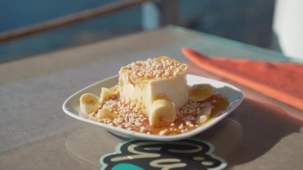 Банана Десерт. Традиційний десерт Амасри. 4K кадри в Туреччині — стокове відео