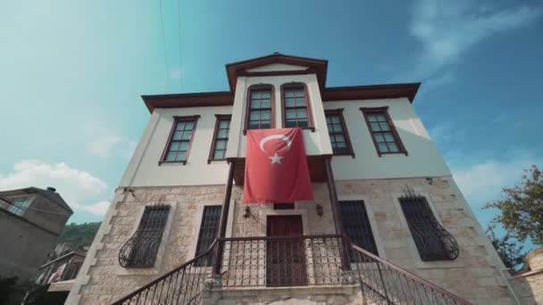 Velha casa otomana em Ordu. Filmagem 4K na Turquia — Vídeo de Stock