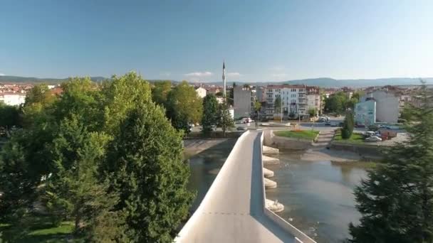 Luchtfoto van de Kastamonu Taskopru brug in Turkije. 4K Beelden in Turkije — Stockvideo