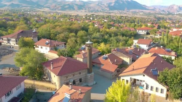 Veduta aerea del paesaggio della città di Divrigi a Sivas. Filmati 4K in Turchia — Video Stock