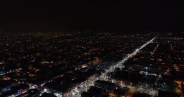 Türkiye 'deki Erzincan manzarasının gece görüşü. Türkiye 'de 4K Görüntüsü