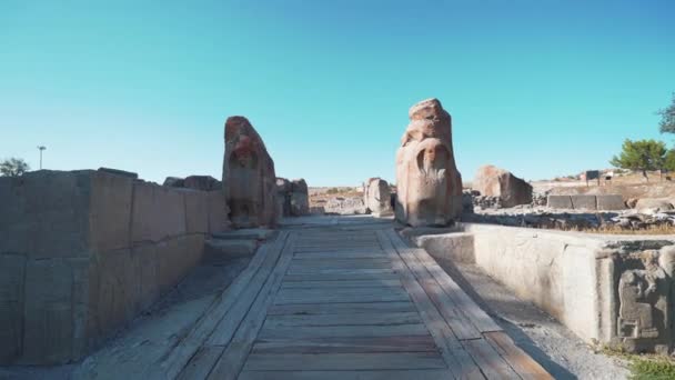 Luchtfoto van Alacahoyuk Archeologische site in Corum. 4K Beelden in Turkije — Stockvideo