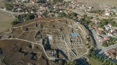 Corum 'daki Alacahoyuk Arkeolojik Alanı' nın havadan görünüşü. Türkiye 'de 4K Görüntüsü