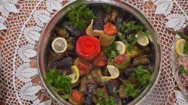 Widok z bliska Mardin-Style Pepper dolma. Kuchnia turecka — Wideo stockowe