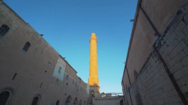 Türkiye 'deki Mardin Büyük Camii. Kar havası