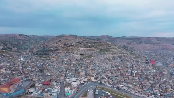 Luftaufnahme der Landschaft der Stadt Sanliurfa in der Türkei. 4K-Filmmaterial in der Türkei — Stockvideo