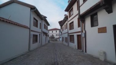 Bilecik 'teki tarihi Osmanlı evleri ve Boş Sokak. Türkiye 'de 4K Görüntüsü