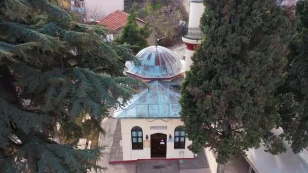 BilecikのOrhan Gazi Mosqueの空中ビュー。トルコでの4K映像 — ストック動画
