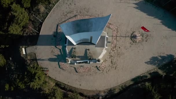 Widok z lotu ptaka Pomnik Zwycięstwa Metristepe w Bileciku. Nagranie 4K w Turcji — Wideo stockowe