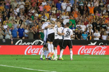Valencia fc oyuncuları gol kutlamak