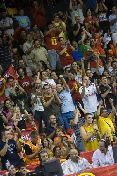 Multitud durante el partido entre España y Alemania — Foto de Stock
