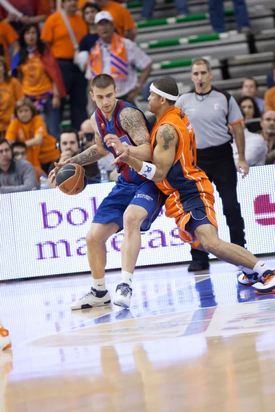 Players during the game between Valencia Basket against Barcelona — Stock Photo, Image