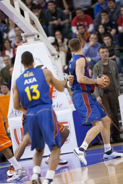 Players during the game between Valencia Basket against Barcelona — Stock Photo, Image