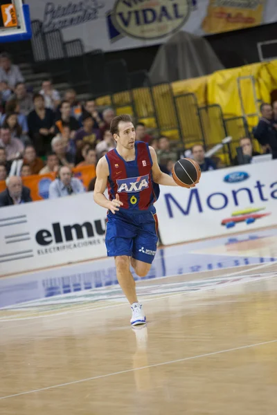 Jugadores durante el partido entre Valencia Basket contra Barcelona —  Fotos de Stock