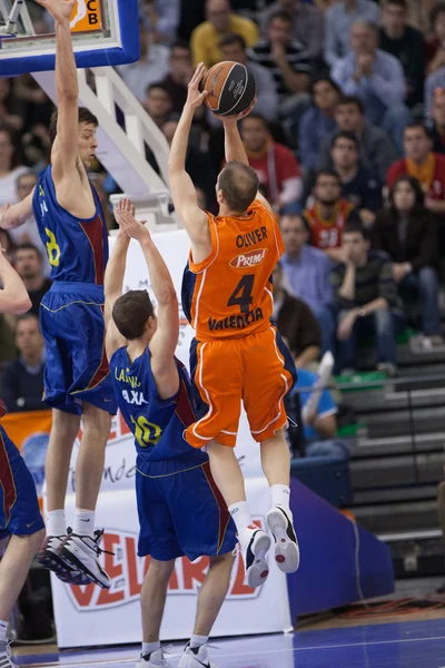 Spieler während des Spiels valencia basket gegen barcelona — Stockfoto