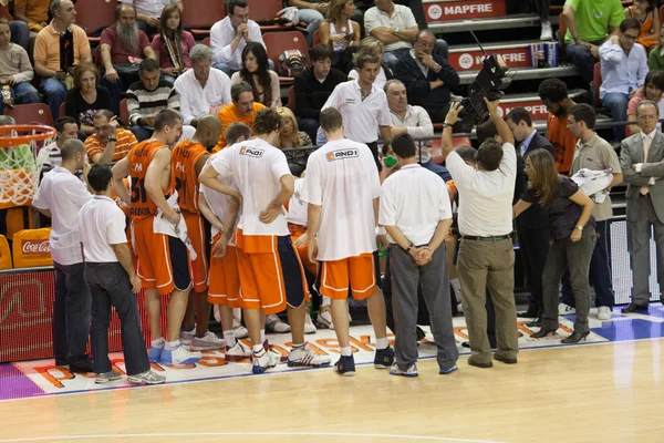 Panier de Valence contre Unicaja Malaga — Photo