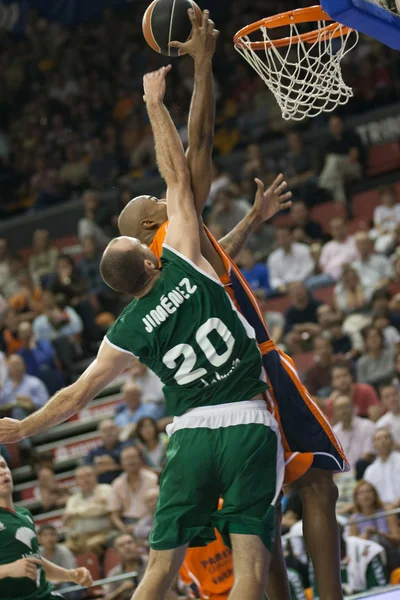 Valencia Basket vastaan Unicaja Malaga — kuvapankkivalokuva