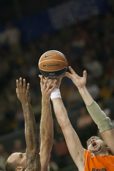 Valencia Basket vastaan Unicaja Malaga — kuvapankkivalokuva