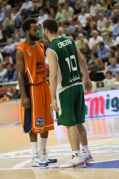 Valencia Canasta contra Unicaja Málaga —  Fotos de Stock