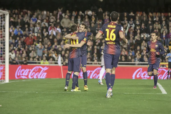 Leo messi och cesc fabregas firar ett mål — Stockfoto