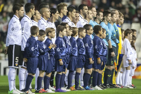 Všichni hráči valencia cf během Ligy mistrů uefa zápas — Stock fotografie