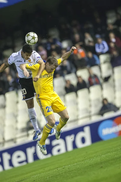 Rodionov en ricardo costa tijdens de uefa champions league wedstrijd — Stockfoto