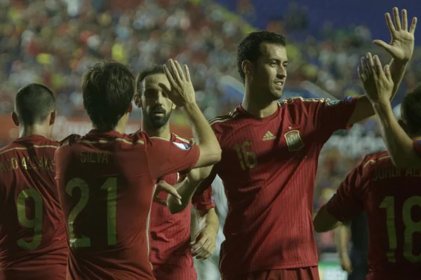Espanha jogadores celebram depois de marcar um gol — Fotografia de Stock
