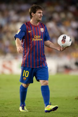 Messi bir top ile