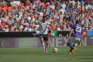 Valencia oyuncu rodrigo ve rcd espanyol oyuncu arbilla eylem