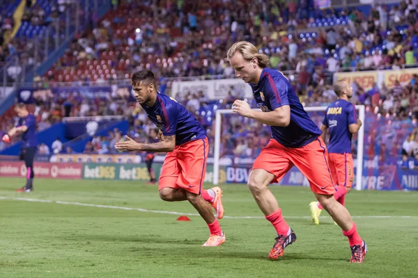 Neymar och rakitic Barcelona värmer upp — Stockfoto