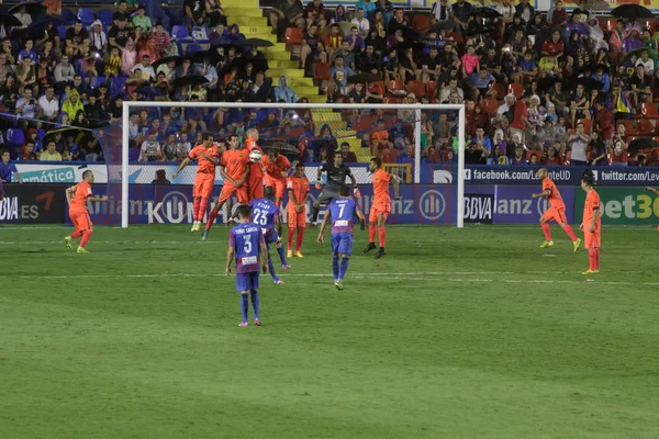 Levante ud spelare under frispark — Stockfoto