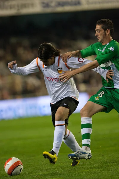 Ever Maximiliano Banega (l) and Arzu (r) in action — Stock Photo, Image