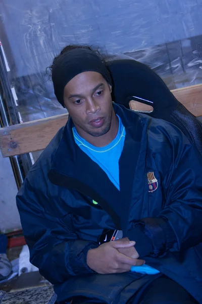 Ronaldinho na ławce — Zdjęcie stockowe