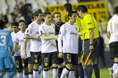 El sıkışırken takımlar