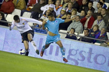 Albiol (R) ve Almeida (L) eylem