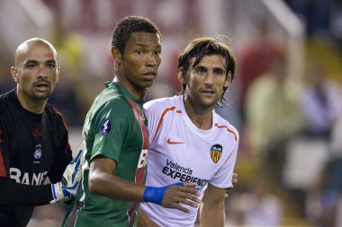 Angulo (R) oyun sırasında