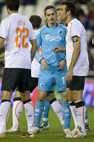 Edu (L), Marchena (R) and  Santin (C) during the game — Stockfoto