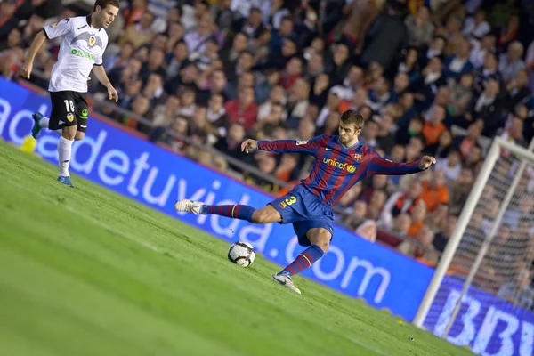 Gerard Pique en action pendant le match — Photo