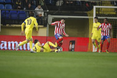 Jose Antonio Reyes bir top ve Giuseppe Rossi, Paulo Assunçao, Cani eylem ile