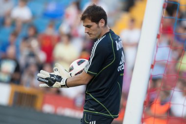 Maçtan önce ısınma Iker casillas