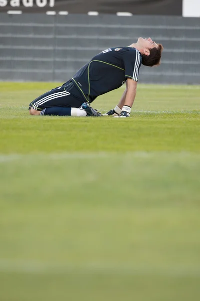 Iker casillas värmer upp innan matchen — Stockfoto