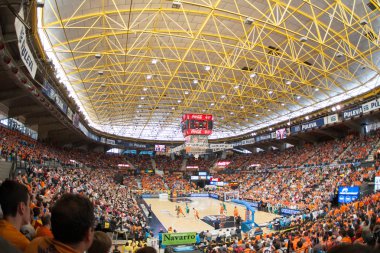 Kalabalık insan Fonteta Stadyumu