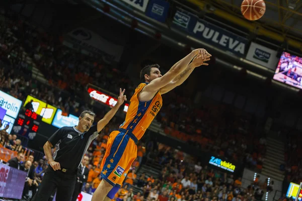 Valencia Basket Club přehrávač v akci — Stock fotografie